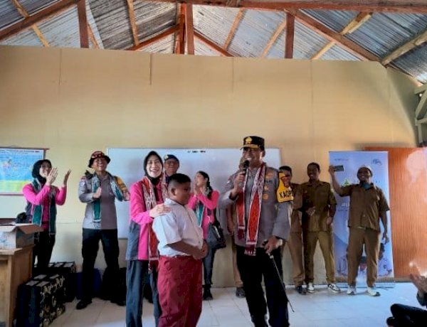 Kapolda NTT Resmikan Revitalisasi MI Al-Hidayah di Pulau Kukusan, Salurkan Bantuan Pascagempa