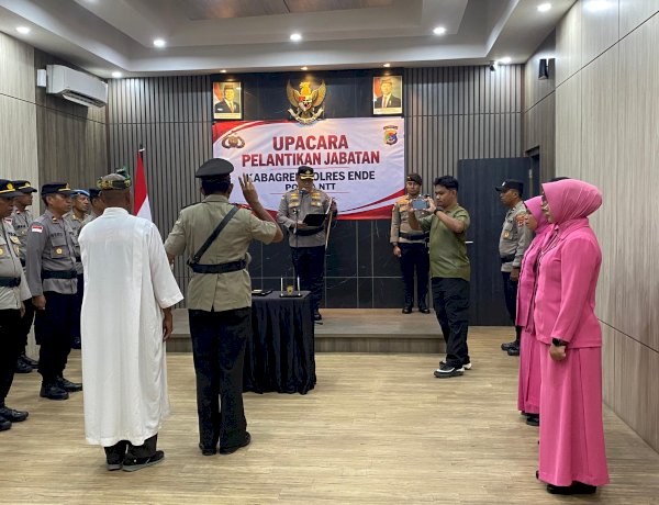 Penyegaran Organisasi, Kapolres Ende Polda NTT Pimpin Pelantikan Kabag Ren