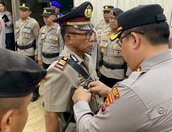 Lantik Kabag SDM Baru, Kapolres Ende Polda NTT Tekankan Transparansi dan Jemput Bola Layani Anggota