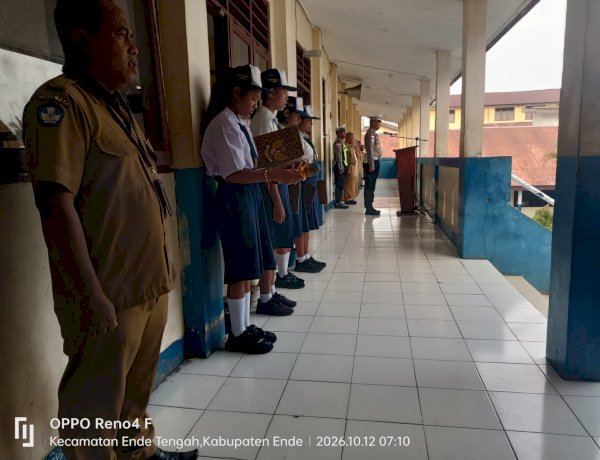 Jadi Irup di SMPN 2 Ende, Kasat Lantas Polres Ende Ingatkan Pelajar Pentingnya Mitigasi Bencana dan Tertib Berlalu Lintas