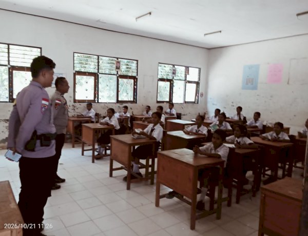 Polisi Peduli Pendidikan, Polsek Maurole Sambangi SMPN Keliwumbu berikan Penyuluhan Anti Bullying hingga Literasi AI
