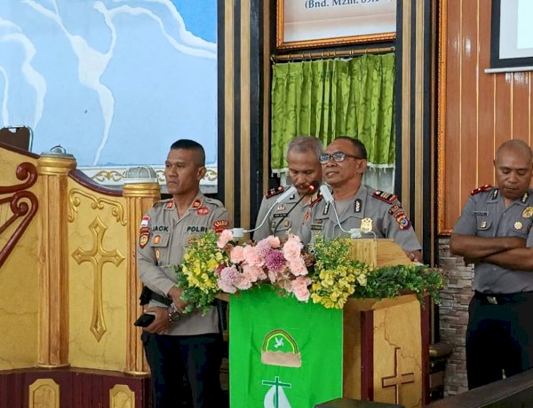 Wujud Polri Hadir di Tengah Masyarakat, Polres Ende Sosialisasi Tertib Berlalu Lintas Lewat Program Minggu Kasih di Gereja Syalom