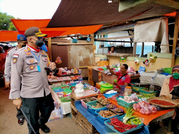 Blusukan ke Pasar, Kapolres Ende Himbau  Warga Gunakan Masker