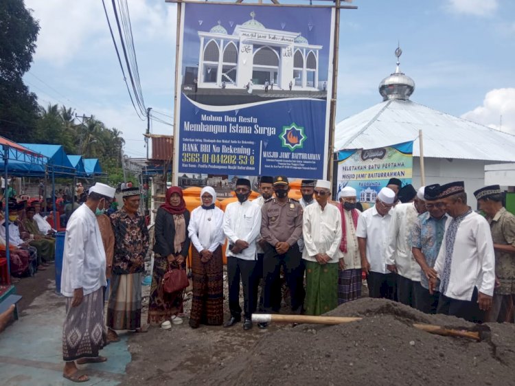 Kabag Sumda Hadiri Peletakan Batu Pertama Pembangunan Masjid Jami Baiturahman Paupanda Ende