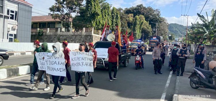Kapolres Ende Kawal Dan Pimpin Pengamanan Aksi Unjuk Rasa Damai Dari PMKRI Kab. Ende