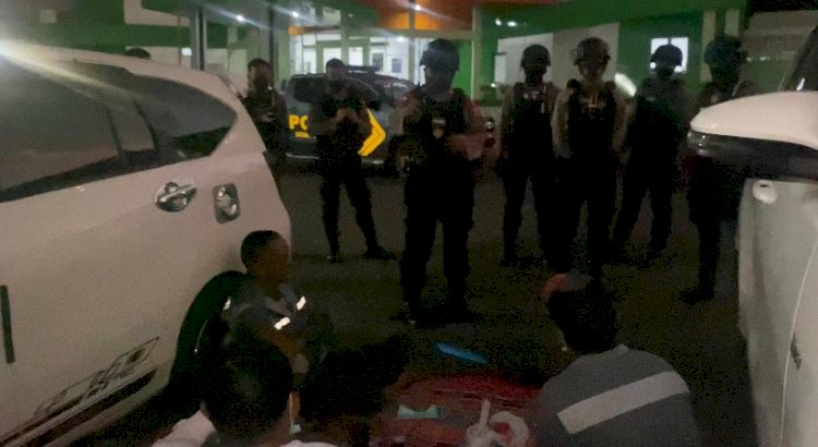 Sat Samapta Polres Ende Tingkatkan Kegiatan Patroli dan Imbaua Prokes Kepada Masyarakat Yang Beraktivitas di Malam Hari