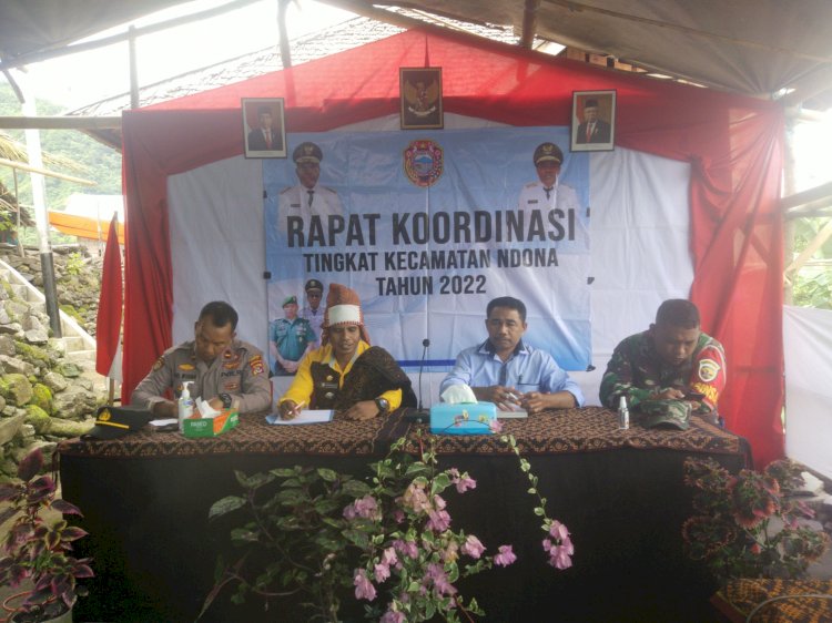 Hadiri Rapat Koordinasi Tingkat Kecamatan, Kapolsek Ndona Sampaikan Himbauan Kamtibmas