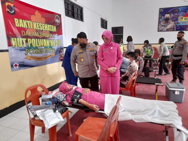 Sambut HUT Polwan ke-74, Polwan Polres Ende Laksanakan Bhakti Kesehatan Donor Darah