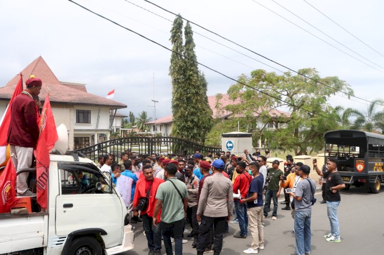 Aksi Unjuk Rasa Damai Penolakan Kenaikan BBM di Wilayah Kabupaten Ende Berlangsung Damai