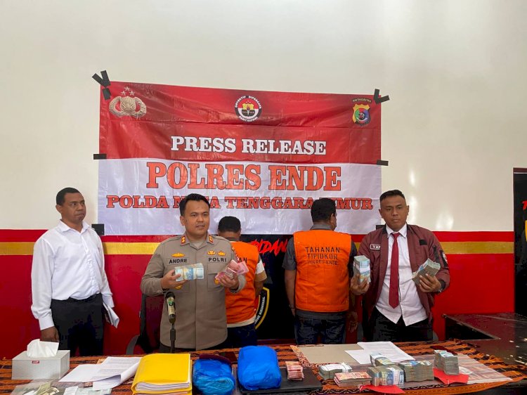 Kapolres Ende Pimpin Press Release Dugaan Tindak Pidana Korupsi Pengelolaan Keuangan Komite Sekolah SMKN I Ende