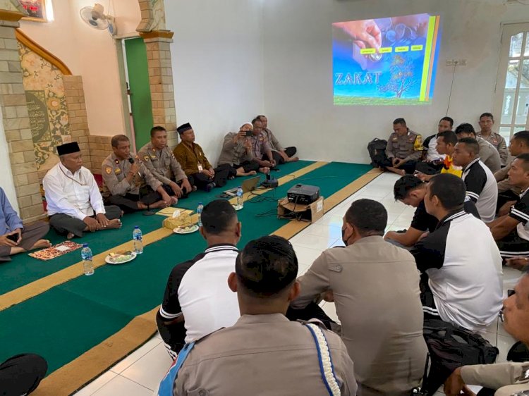 Personil Polres Ende Beragama Islam Terima Sosialisasi Zakat, Infaq dan Sedekah Dari Baznas Kabupaten Ende
