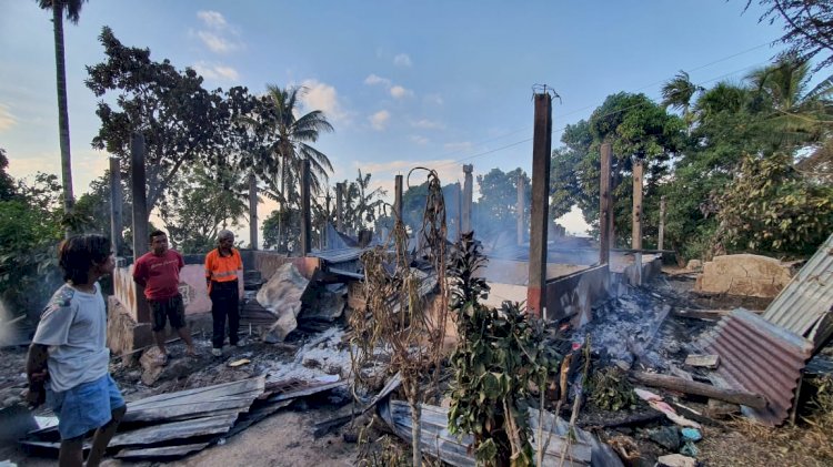 Breaking News : Terjadi Kebakaran Di Desa Pise, Kecamatan Kota Baru, 1 Unit Rumah Warga Hangus Terbakar