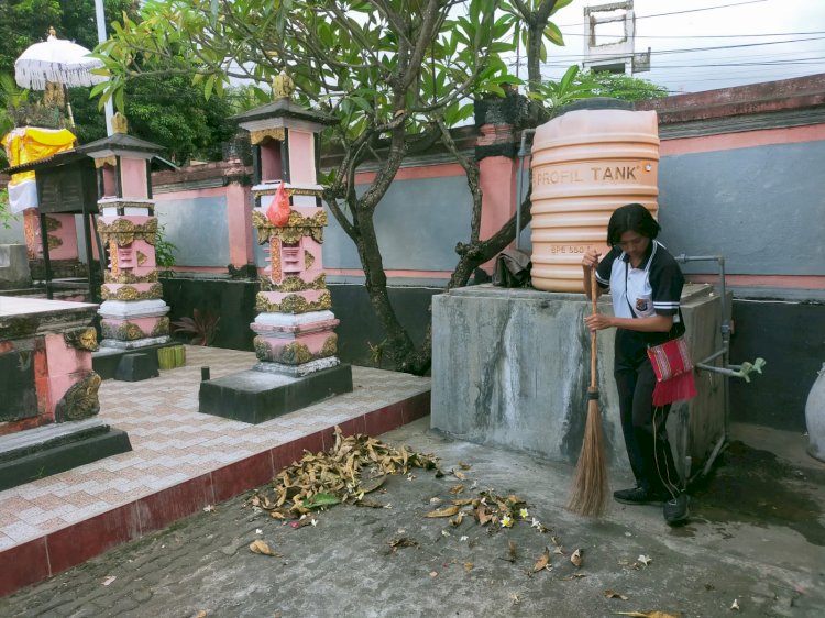 Dalam Rangka Menyambut Hari Jadi Yang Ke-75 Polwan Polres Ende Melaksanakan Kegiatan Bakti Religi di Tempat Ibadah