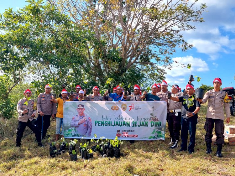 Kapolsek Nangapanda Gandeng Pemerintahan Desa Tanam 50 Anakan Pohon Mahoni