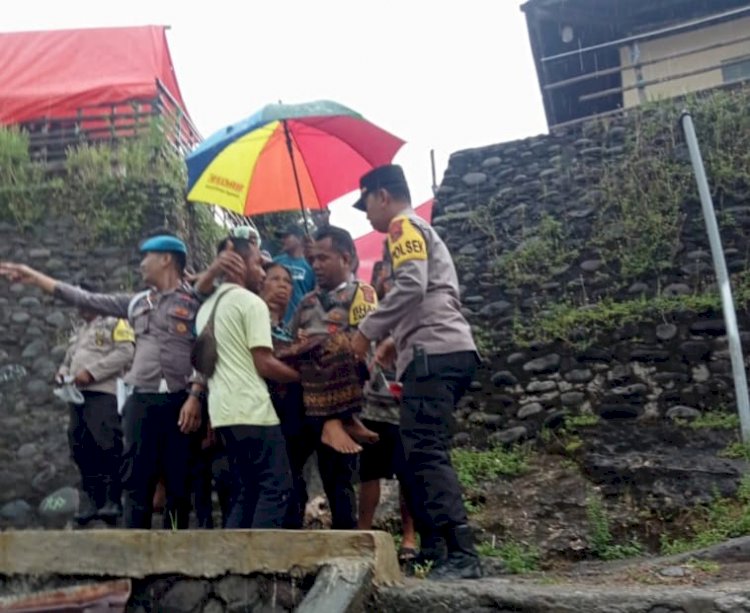 Bencana Tanah Longsor di Kecamatan Ndona, Kapolres Ende Berikan Imbauan Kepada Masyarakat Kabupaten Ende
