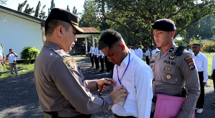 Kapolres Ende Pimpin Upacara Pembukaan Pelatihan Gada Pratama Satpam Gel VIII Polres Ende 2024