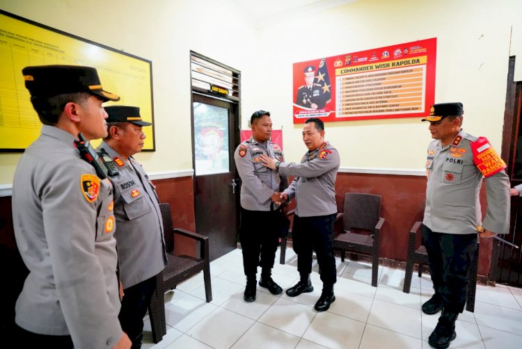 Temui Personel yang Jadi Penggali Kubur, Kapolri : Terus Menjadi Polisi Baik untuk Masyarakat