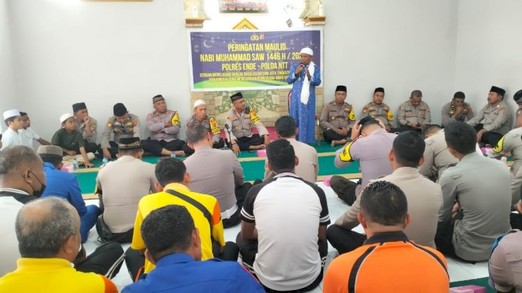 Polres Ende Adakan Peringatan Maulid Nabi Muhammad SAW dengan Ceramah Agama dan Bagi Bansos kepada Anak Yatim Polri