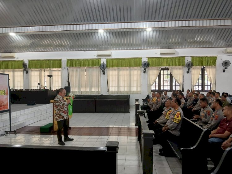 Tingkatkan Iman dan Ketakwaan, Personel Polres Ende Adakan Pembinaan Rohani Secara Oekumene di Gereja Syaloom Ende