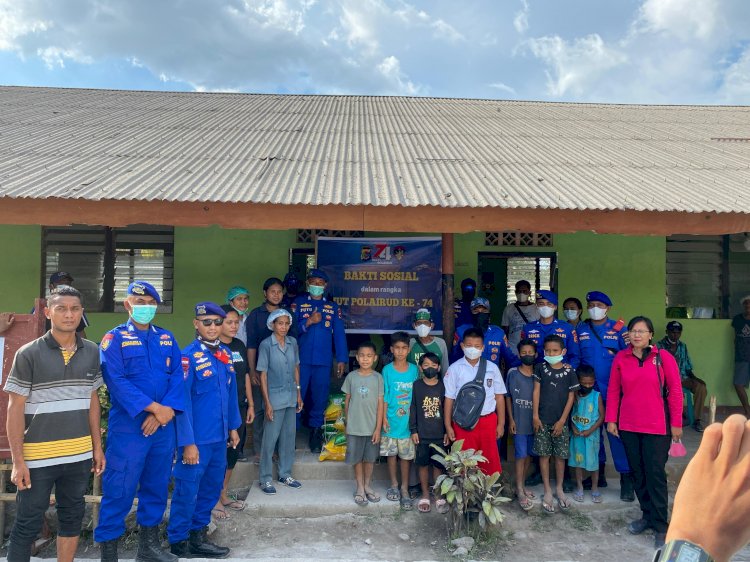 Bakti Sosial HUT Polairud ke-74: Marnit Sikka Salurkan Bantuan untuk Pengungsi Erupsi Gunung Lewotobi