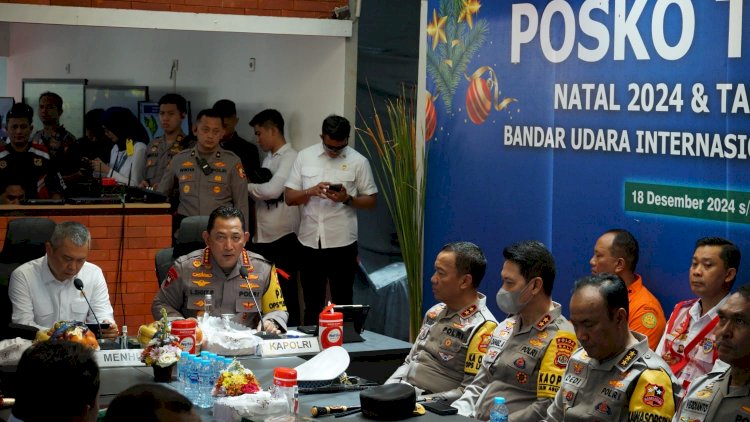 Kapolri & Panglima TNI Tinjau Posko Terpadu Operasi Lilin 2024 di Bandara I Gusti Ngurah Rai