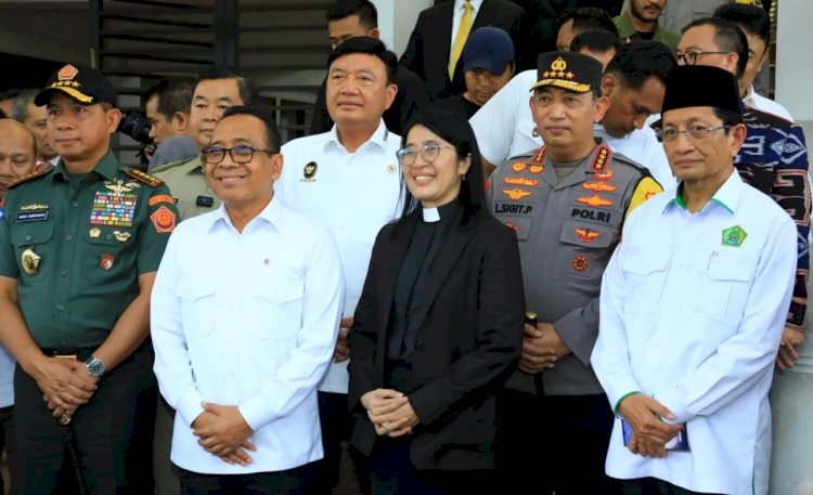 Jelang  Ibadah Malam Natal, Menko Polkam-Kapolri Tinjau Gereja GKI Samanhudi dan Gereja Immanuel