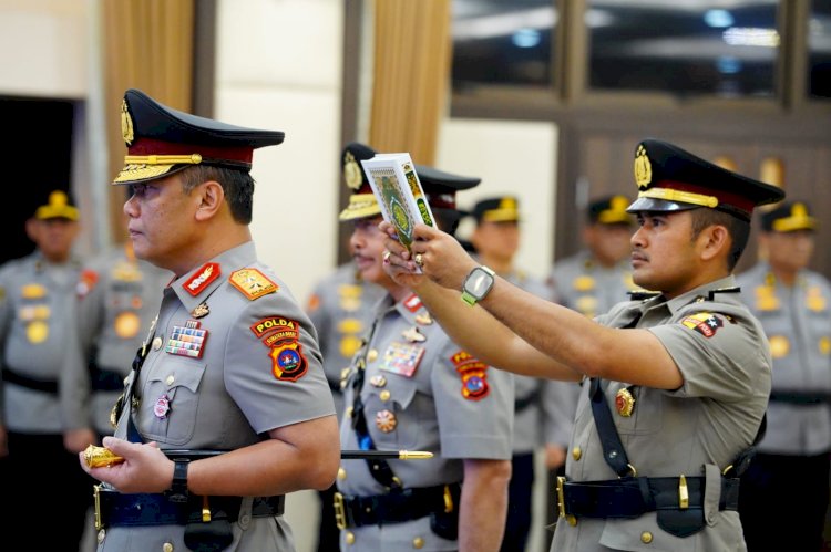 Kapolri Pimpin Sertijab Kapolda Sumbar Irjen Pol Dr. Gatot Tri Suryanta