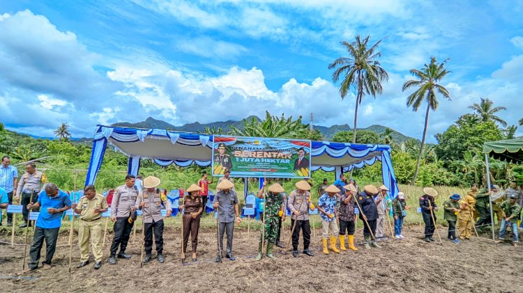 Dukung Ketahanan Pangan Nasional, Polres Ende Ikut Sukseskan Penanaman Jagung Serentak 1 Juta Hektar