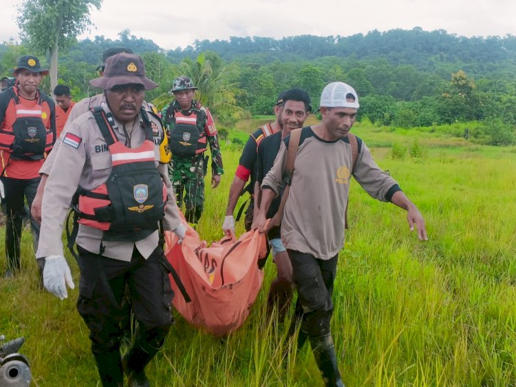 Tiga Hari Pencarian, Polsek Tasifeto Timur dam Tim Temukan Jasad Warga yang Hanyut Terseret Banjir