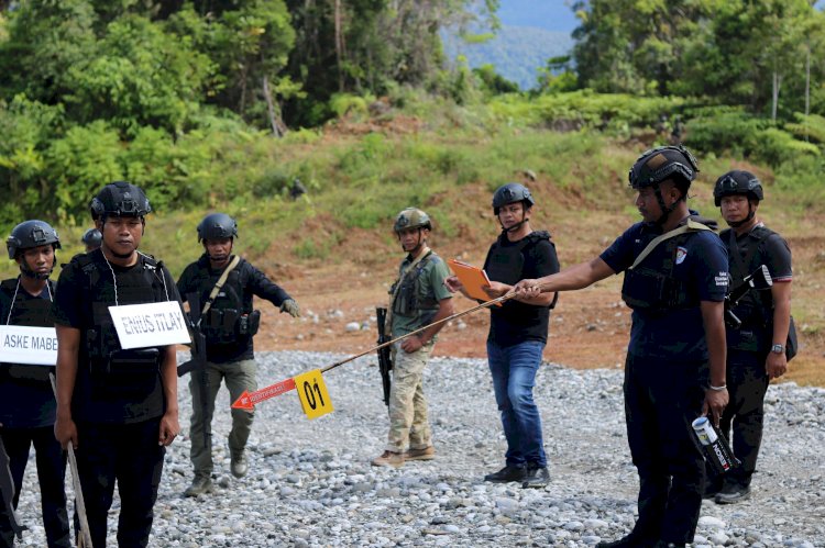 Satgas Ops Damai Cartenz Sacara Profesional Gelar Rekonstruksi Keterlibatan Nikson Matuan Saat Penembakan Anggota Brimob