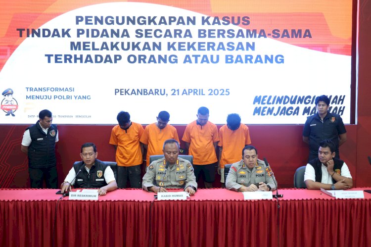 Polda Riau Tangkap Empat Debt Collector yang Terlibat Pengrusakan dan Intimidasi