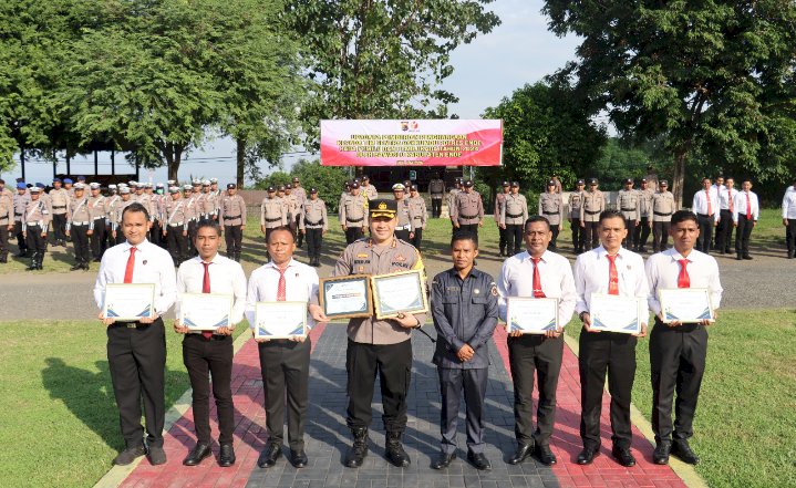 Polres Ende Terima Penghargaan dari Bawaslu Kabupaten Ende
