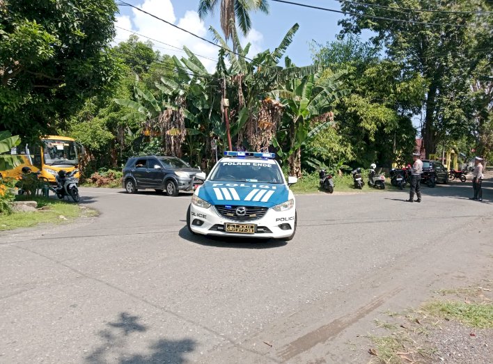 Polres Ende Amankan Kegiatan Pemberangkatan Jamaah Calon Haji Kabupaten Ende