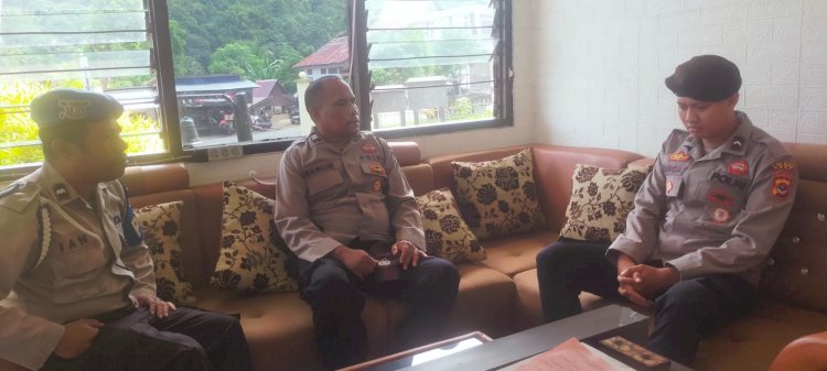 Cegah Anggotanya Berbuat Pelanggaran, Waka Polsek Wolowaru Lakukan Konseling