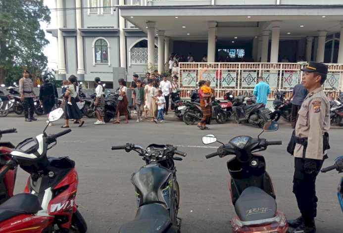 Polres Ende Polda NTT Lakukan Pengamanan Ibadah Misa Minggu di Sejumlah Gereja