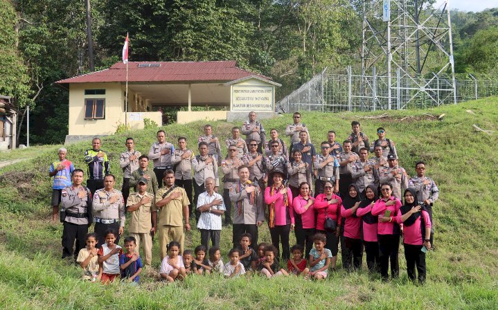 Sambut Hari Bhayangkara ke-79, Polres Ende dan Bhayangkari Cabang Ende Gelar Bakti Sosial dan Bakti Kesehatan di Daerah Pelosok, Total 150 Paket Bansos Disalurkan