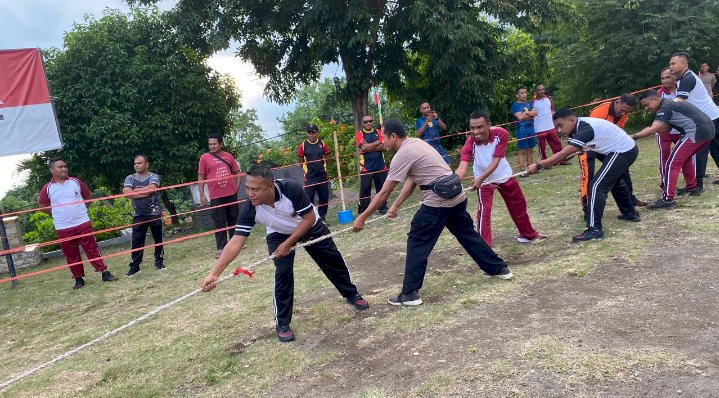 Sambut Hari Bhayangkara ke-79, Polres Ende Polda NTT Gelar Lomba Tarik Tambang