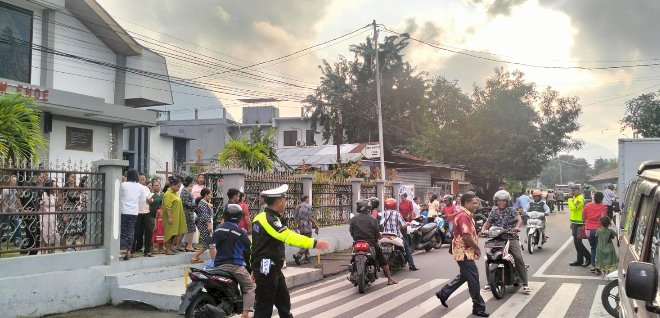 Polres Ende Laksanakan Pengamanan Ibadah Misa, Beri Jaminan Rasa Aman bagi Umat Yang Beribadah