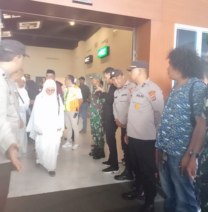 Polres Ende Amankan dan Kawal Kedatangan Jama'ah Haji Kabupaten Ende