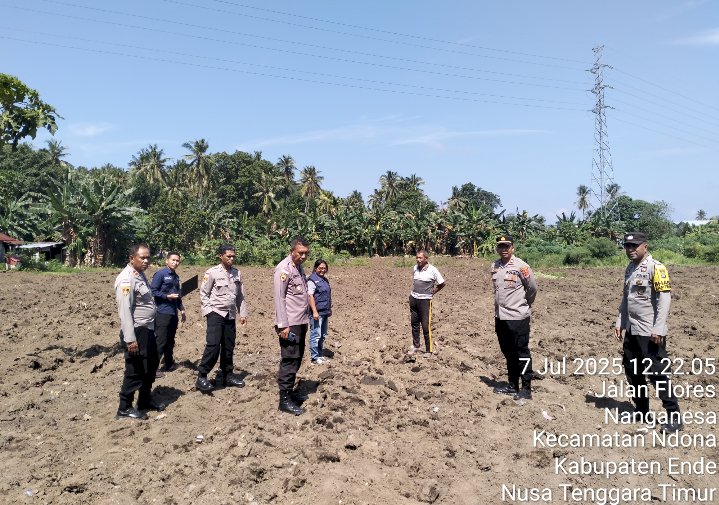Dukung Program Ketahanan Pangan Nasional, Polres Ende Cek Kesiapan Lahan Penanaman Jagung Serentak di Desa Nanganesa