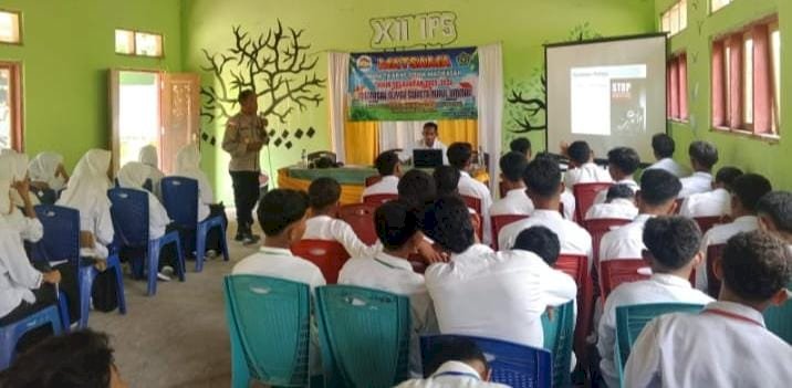 Kapolsek Pulau Ende Berikan Materi kepada 51 Siswa pada kegiatan Masa Ta'aruf Siswa Madrasah Aliyah Swasta (MAS) Nurul Ummah