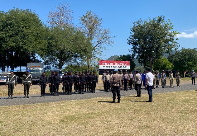 Polres Ende Bersama TNI dan Brimob Gelar Patroli Gabungan di Kota Ende