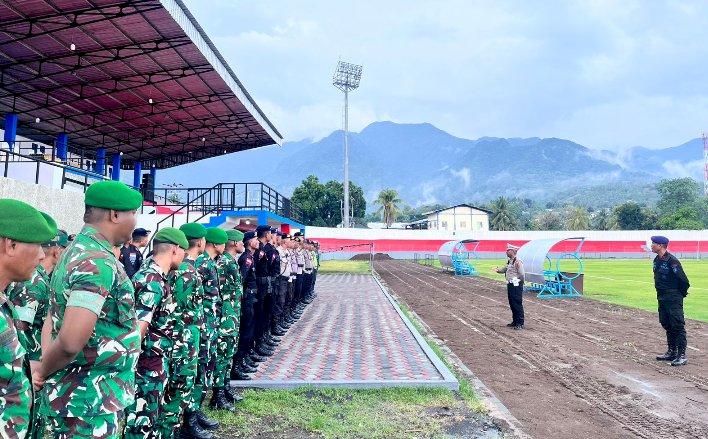 Polres Ende Laksanakan Pengamanan Pertandingan Pra ETMC 2025 di Stadion Marilonga