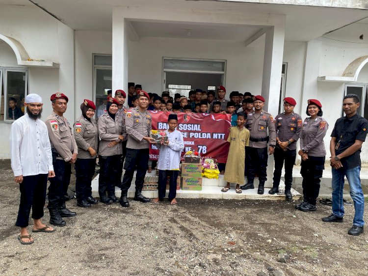 Sebar Kebaikan di Hari Ulang Tahun ke-78, Satreskrim Polres Ende Salurkan Bantuan Sosial ke Ponpes Al-Ilmu
