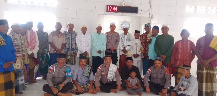 Melalui Kegiatan Jum'at Barokah, Kapolsek Pulau Ende Ajak Warga Jaga Iman dan Taqwa serta Jaga Kamtibmas