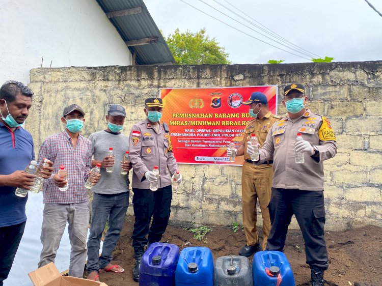 Jelang Idul Fitri 1447 H, Polres Ende Musnahkan 10 Ton Miras Jenis Moke