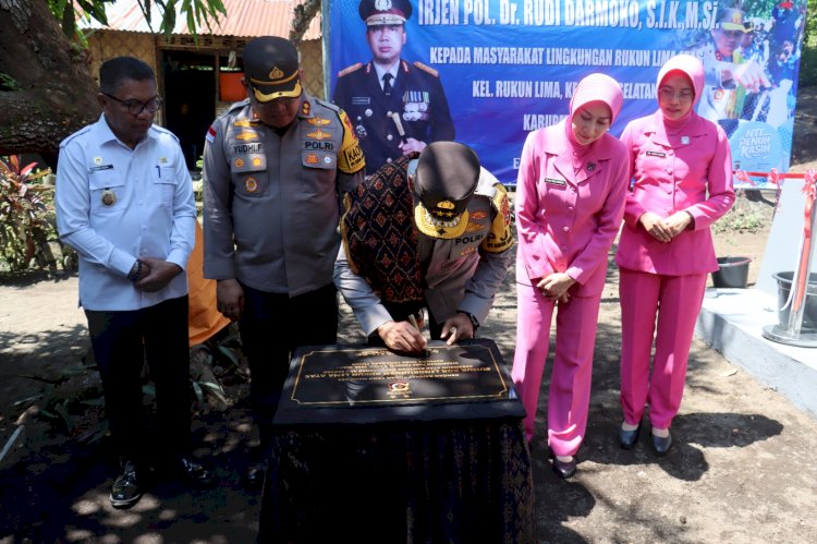 Kapolda NTT Resmikan Sumur Bor di Ende, Warga Rukun Lima Kini Tak Lagi Kesulitan Air