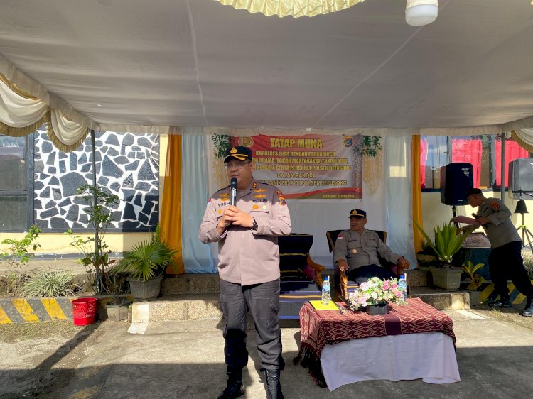 Kunjungan Kerja di Polsek Detusoko, Kapolres Ende Ajak Personel untuk Melayani Masyarakat dengan Hati seperti Pelayanan di Bank
