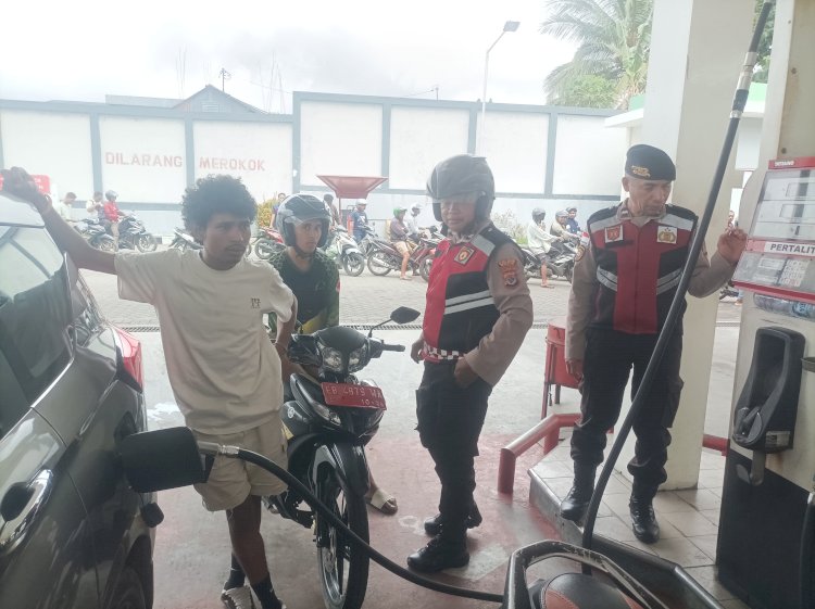 Sat Samapta Polres Ende Gelar Patroli Antisipasi Kelangkaan BBM, Pastikan Stok di SPBU Aman dan Kondusif