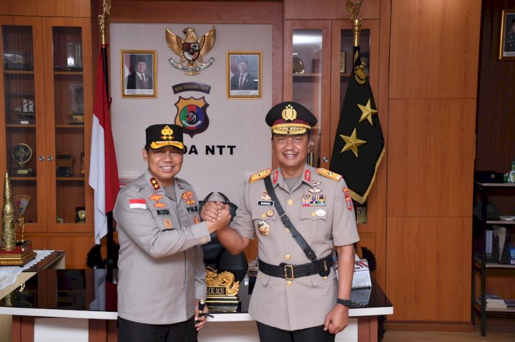 Kapolda NTT Pimpin Penyerahan Jabatan Wakapolda, Brigjen Pol Baskoro Tri Prabowo Memasuki Masa Purna Tugas
